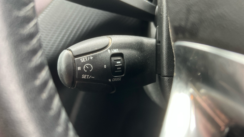 Peugeot 2008 1.2 VTi Active 5dr Petrol Estate